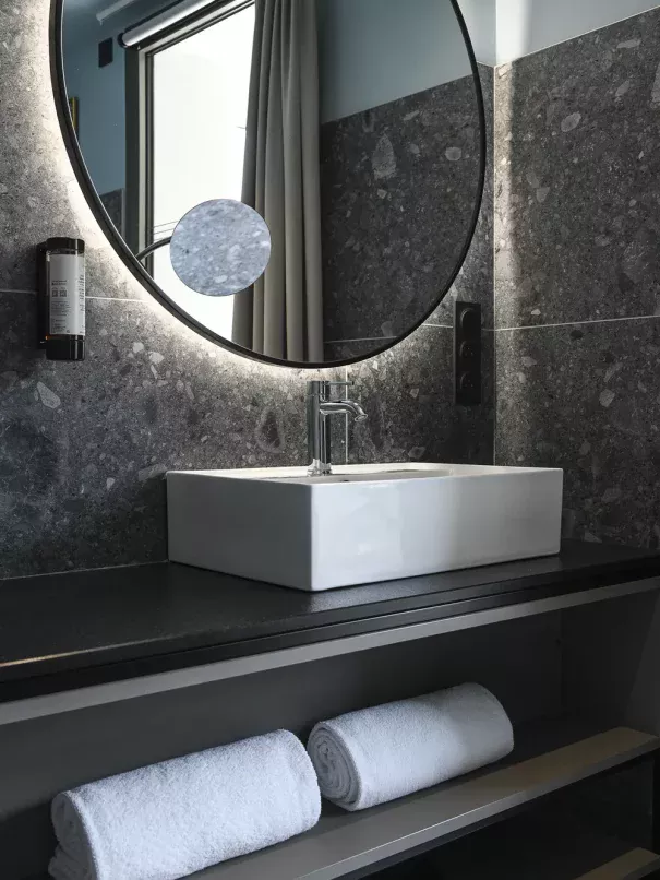 Room 11, elegant accommodation in Savoie, lake view