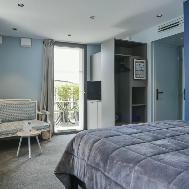chambre 21 vue terrasse hebergement aiguebelette
