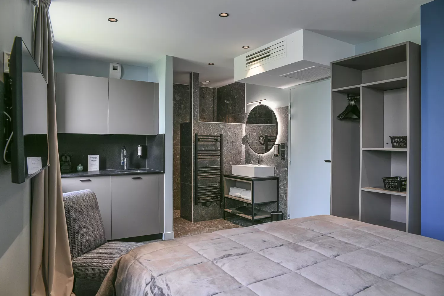 chambre 14 hebergement avec kitchenette savoie