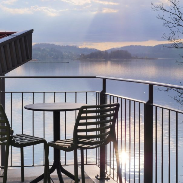 room 15 terrace lake aiguebelette 9