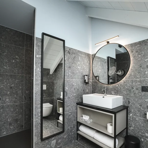 chambre 42 salle de bain elegante hebergement savoie