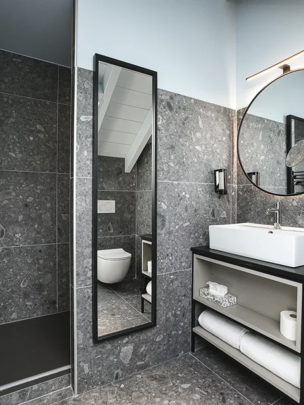 chambre 42 salle de bain elegante hebergement savoie aiguebelette