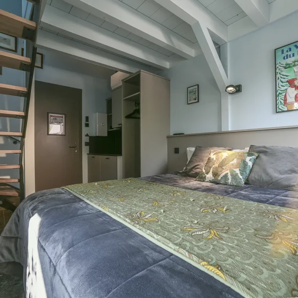 chambre 45 location hebergement authentique savoie aiguebelette