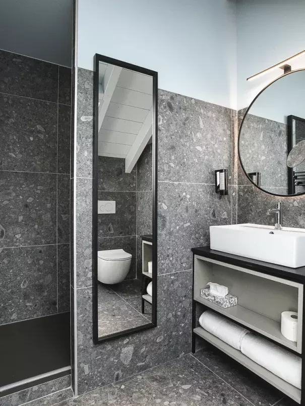 chambre 42 salle de bain elegante hebergement savoie aiguebelette