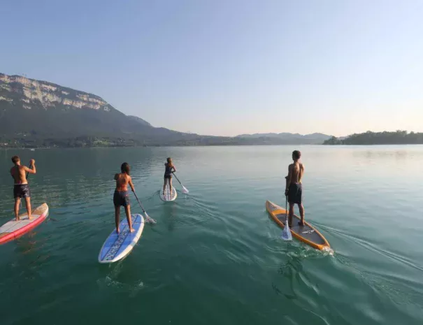 Team Building en Savoie : vivez une expérience unique au bord du lac d’Aiguebelette