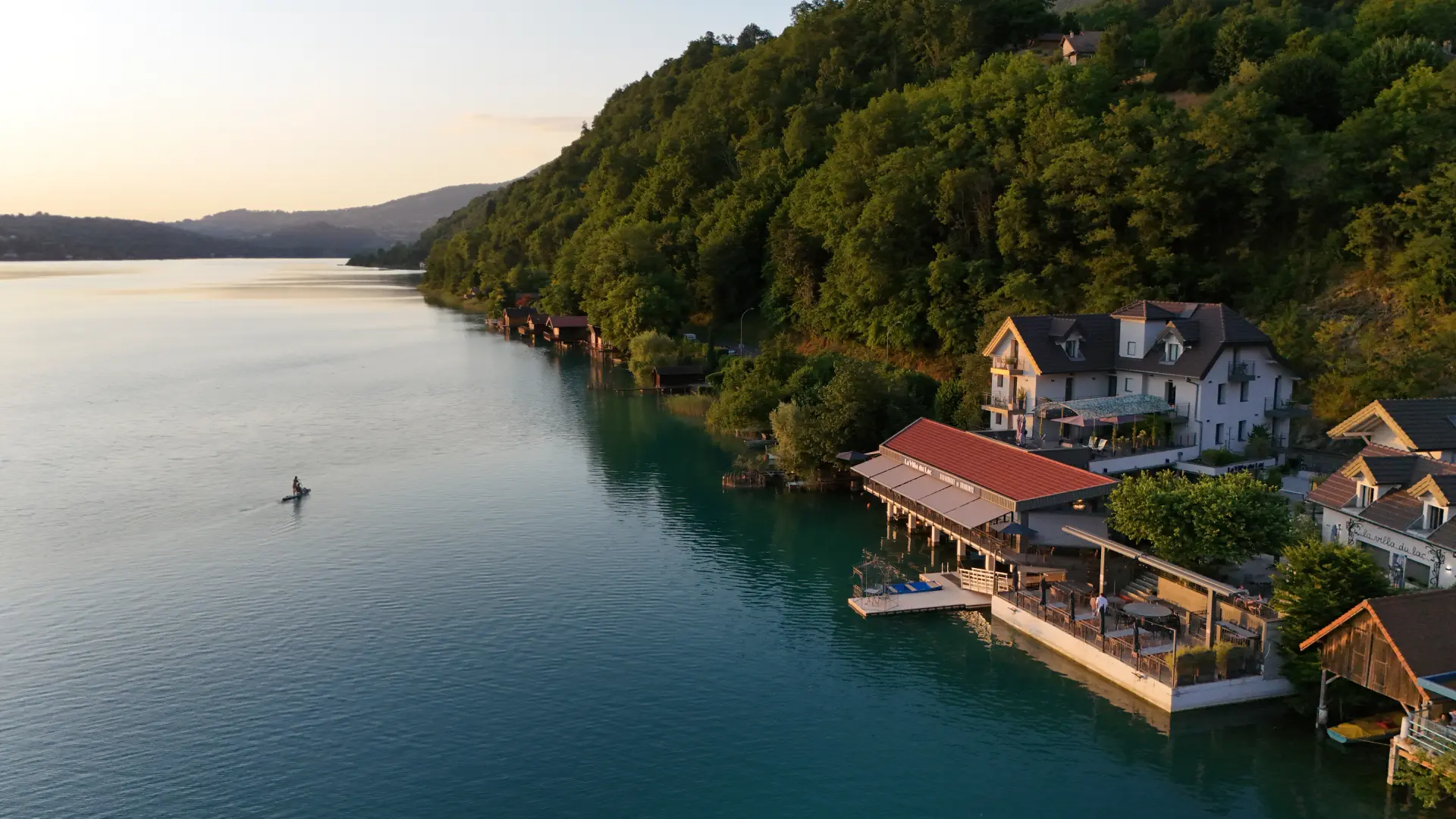 la villa du lac coucher de soleil