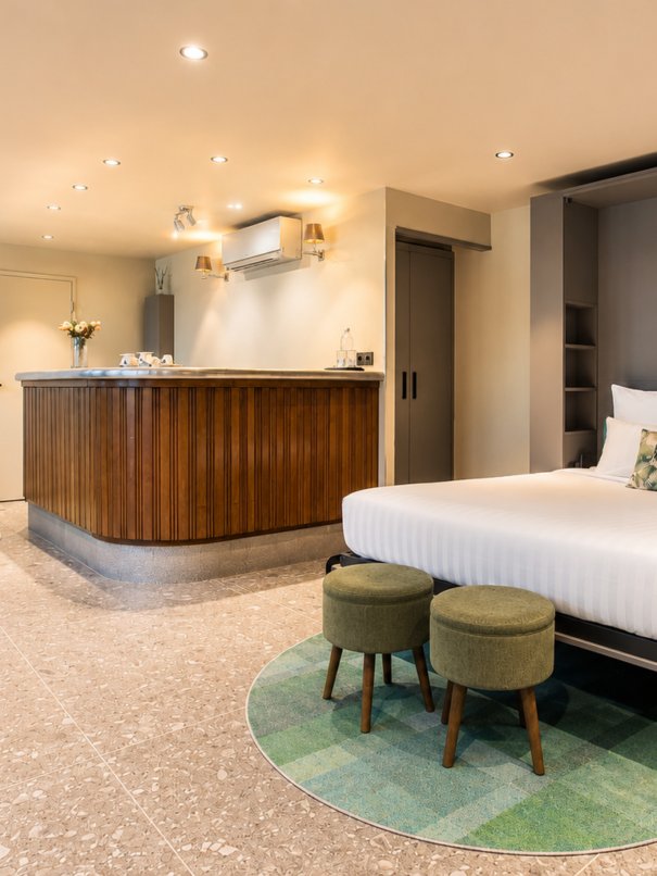 chambre 47 lit queen size villa du lac aiguebelette.j