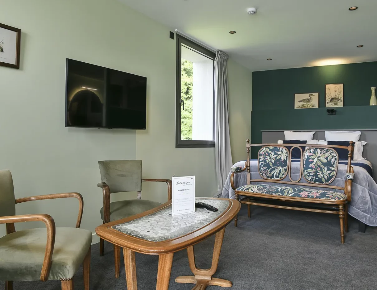 chambre 24 hebergement avec salon aiguebelette