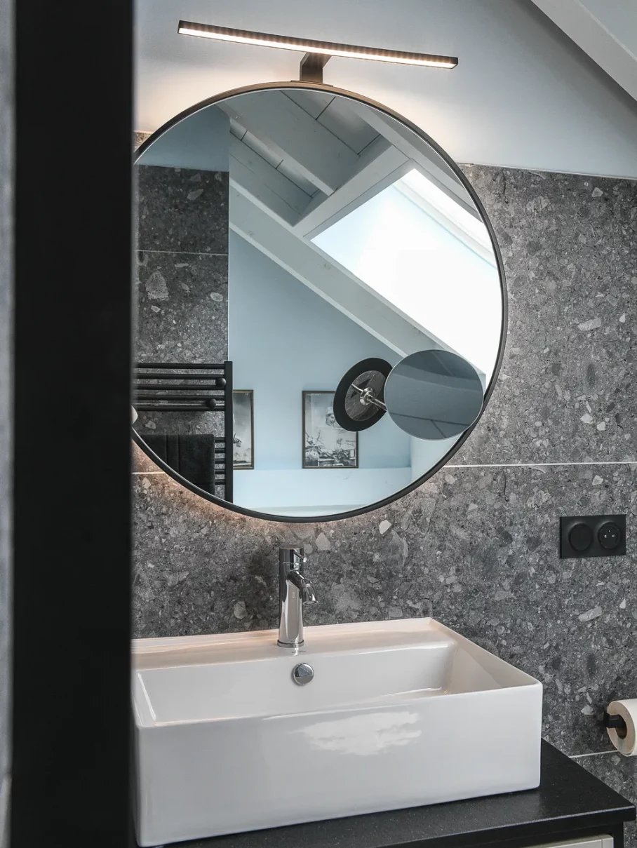 chambre 42 location aiguebelette savoie intimiste