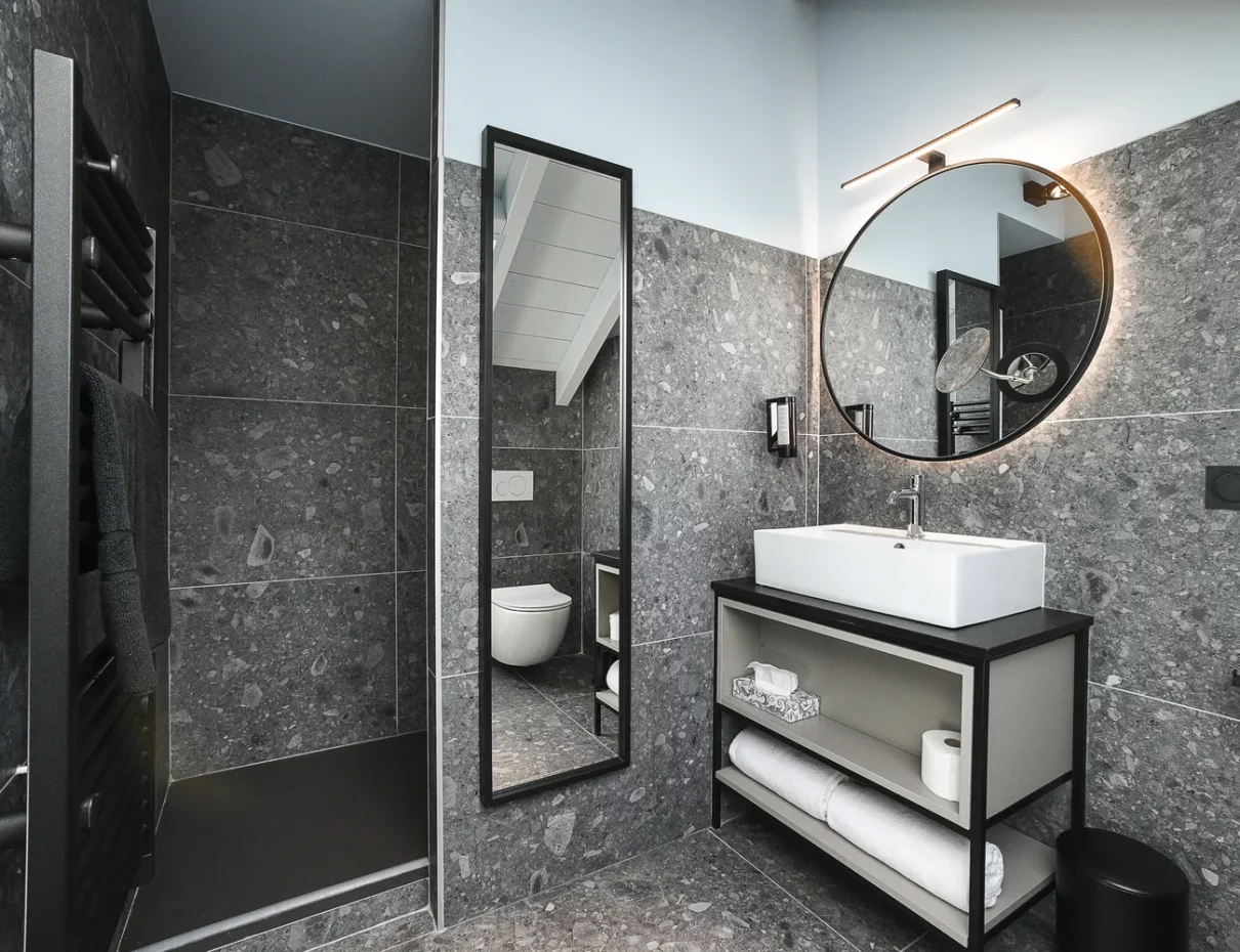 chambre 42 salle de bain elegante hebergement savoie aiguebelette