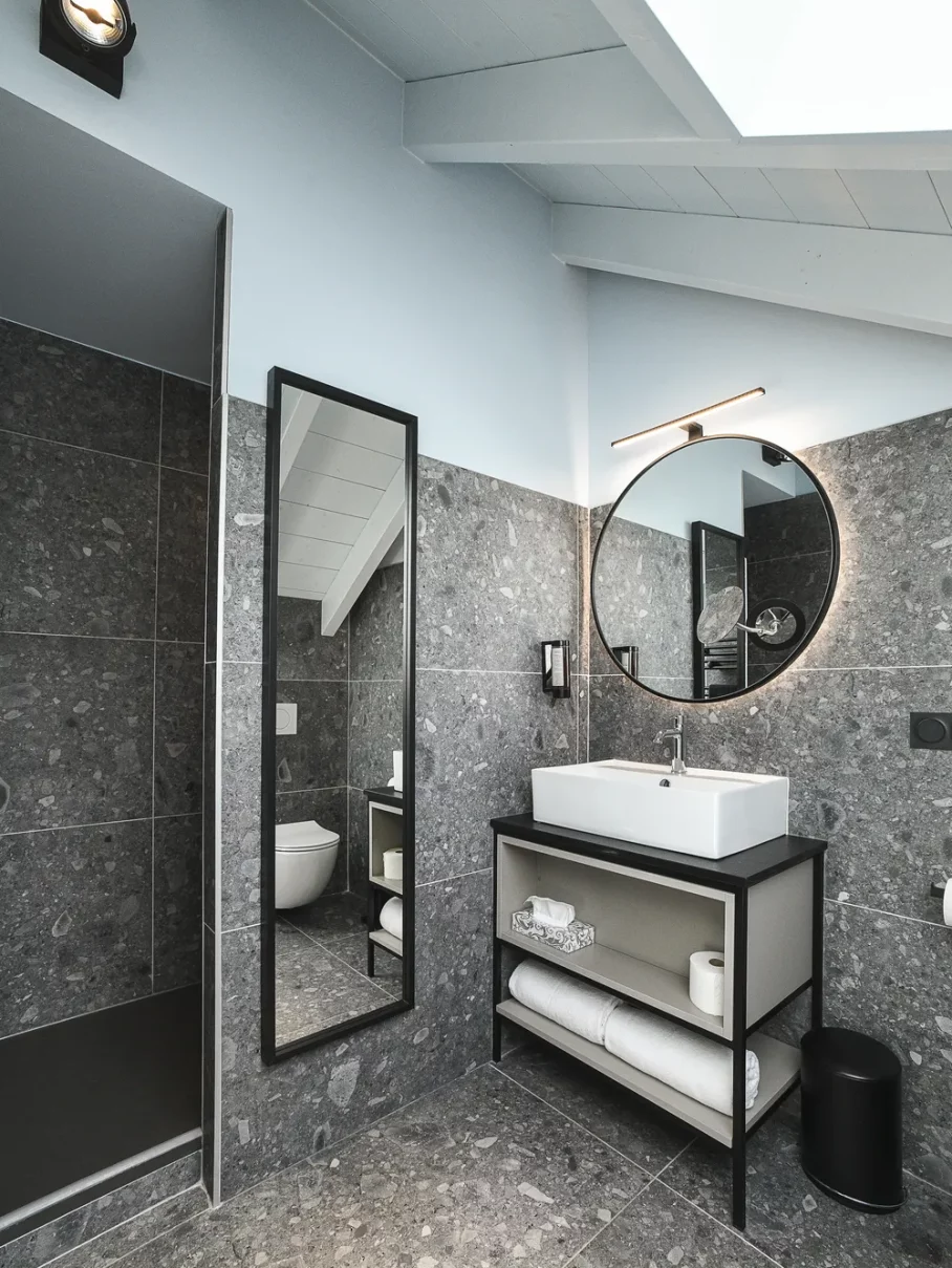 chambre 42 salle de bain elegante hebergement savoie