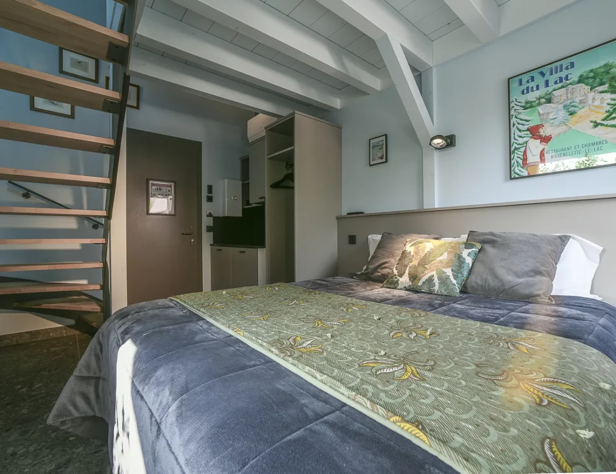 Room 45 authentic accommodation rental Savoie Aiguebelette