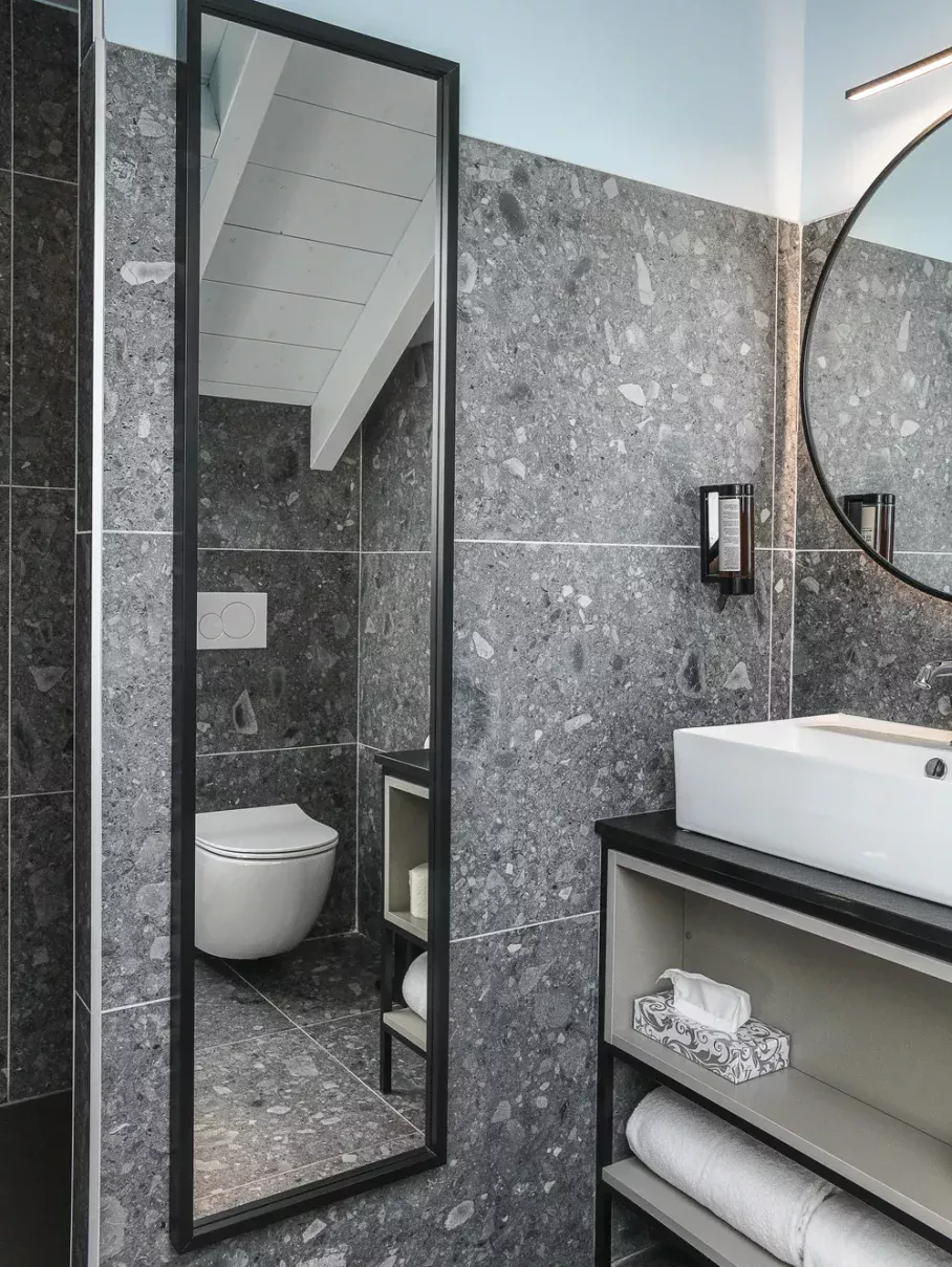 room 42 designer bathroom savoie rental